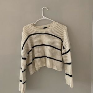 Cropped knit sweater!